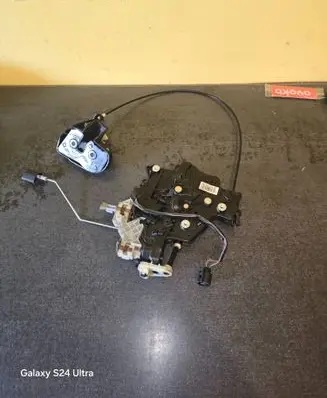 Volkswagen Caddy Sliding door lock 2K0843654BC H0807E6