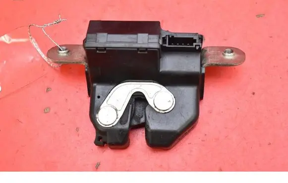 Opel Corsa D Tailgate/trunk/boot lock/catch/latch 55701971