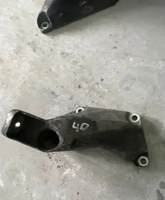 Audi A6 S6 C5 4B Engine mounting bracket 8D0199307p 1022