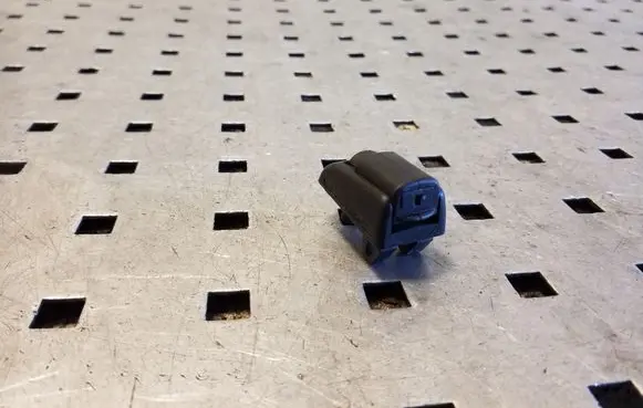 Windshield washer spray nozzle