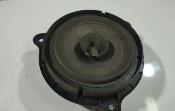 Nissan Note (E11) Front door speaker