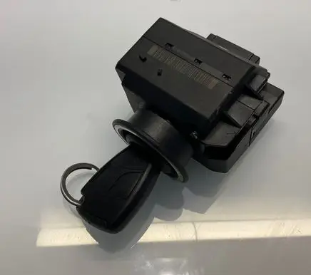 Mercedes-Benz E W211 Ignition lock 2115451408 330022 5005132770206192