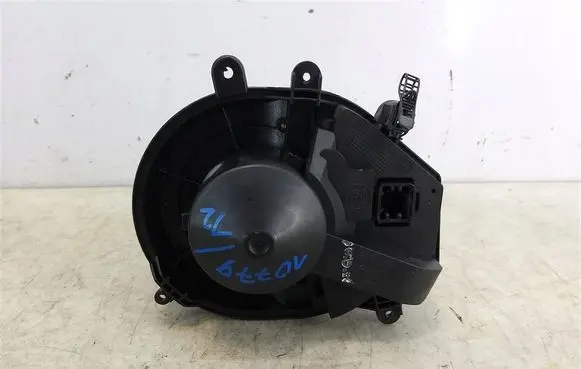 Volkswagen PASSAT B5 Heater fan/blower 8D1820021