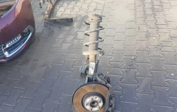 Volvo V40 Front wheel hub spindle knuckle 