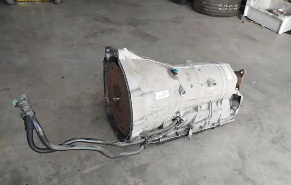 BMW 3 E90 E91 Automatic gearbox 7590329 7591972 1068042