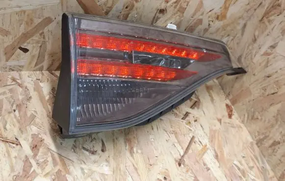 Lexus CT 200H Tailgate rear/tail lights A048960 13037