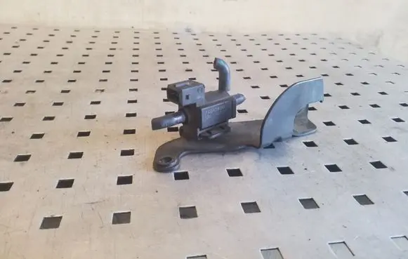 Jaguar XJ X351 Turbo solenoid valve 70242800