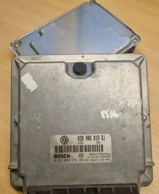 Volkswagen PASSAT B5 Engine control unit/module 038906019BJ 28SA4086 0281010176