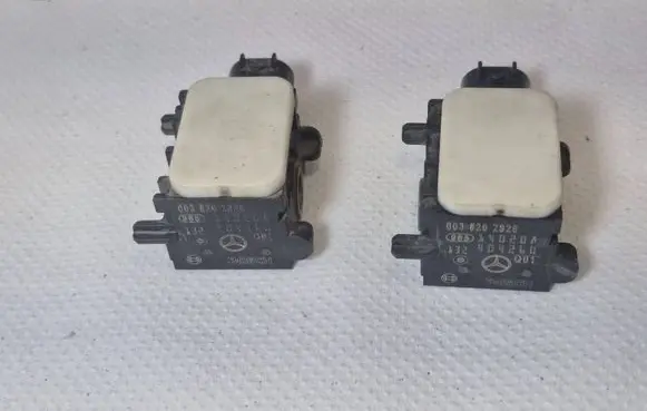 Mercedes-Benz ML W164 Airbag deployment crash/impact sensor 0038202926 140208 404260