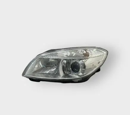 Skoda Fabia Mk2 (5J) Headlight/headlamp 5J1941015D 5J1911015d