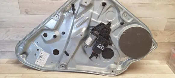 Volkswagen PASSAT B5.5 Rear door window regulator with motor 3B5839755C 1C0959811