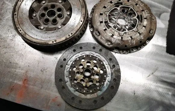 Volvo S40, V40 Clutch set kit 8200253278 8200279195