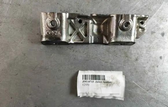 Jaguar F-Pace Fuel Injector clamp holder JDE10715