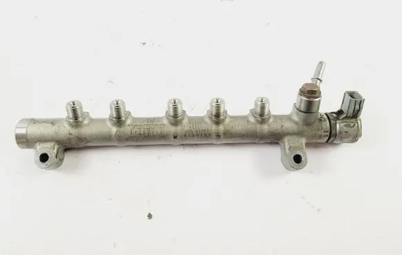 Volvo S90, V90 Fuel main line pipe 31303612 P6800 A5261