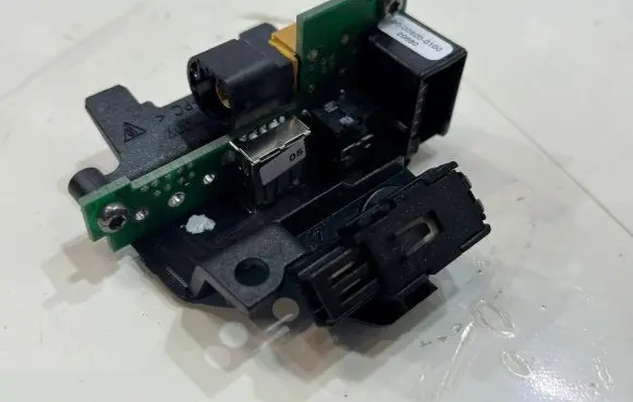 Porsche Cayenne (92A) USB socket connector 7PP035727B