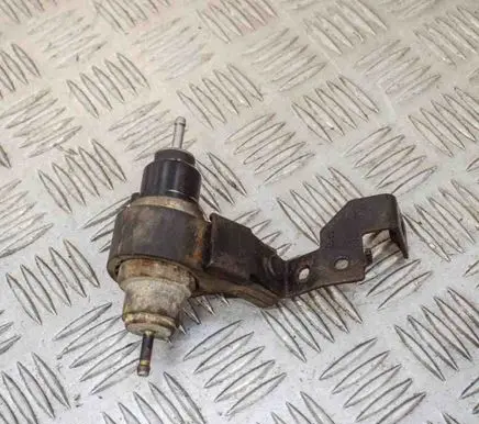 Land Rover Discovery 4 - LR4 Webasto auxiliary heater fuel pump JEX500020 9011976B