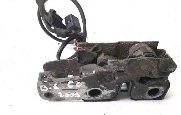 Volkswagen PASSAT CC Engine bonnet (hood) release handle 3C1823503G