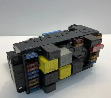 Mercedes-Benz C W203 Fuse module 2035452901 5DK00848542 000041471518503