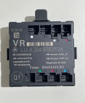 Mercedes-Benz C W204 Door control unit/module A2048702126 A2048208226