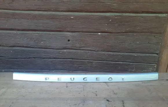 Peugeot 1007 Tailgate/boot cover trim set 