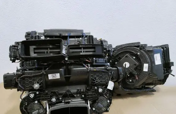 BMW 5 G60 G61 Interior heater climate box assembly 5A379D9