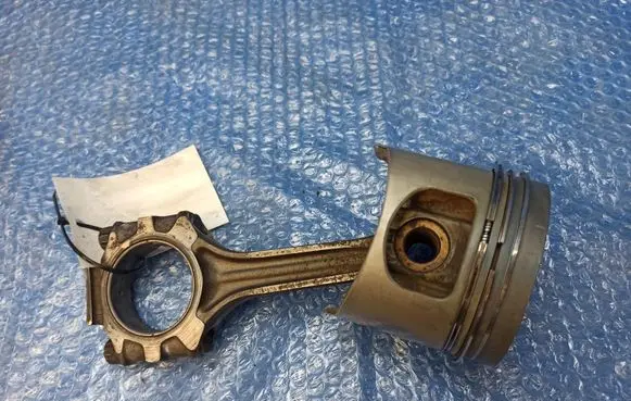 Mercedes-Benz S W126 Piston with connecting rod 11796