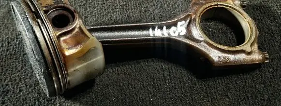 BMW 5 E39 Piston with connecting rod