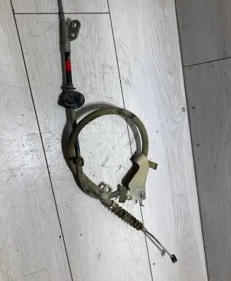 Toyota Hilux (AN10, AN20, AN30) Hand brake release cable 