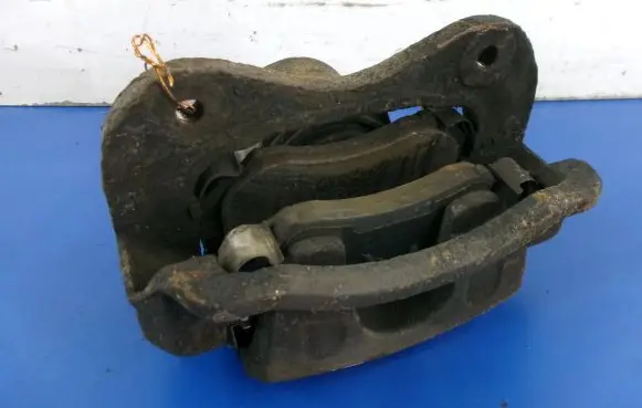 Hyundai Tucson JM Front brake caliper