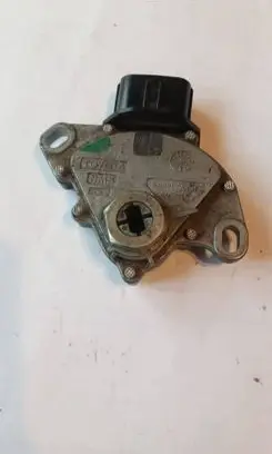 Toyota Avensis T270 Gear selector 8454052070 AV2317
