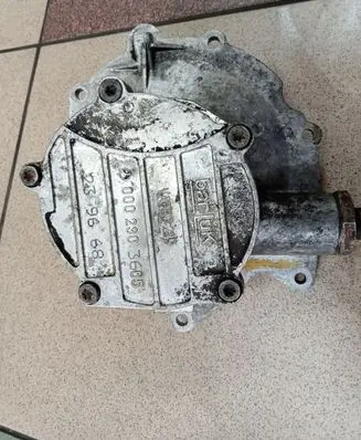 Mercedes-Benz E W210 Vacuum pump 0002303665