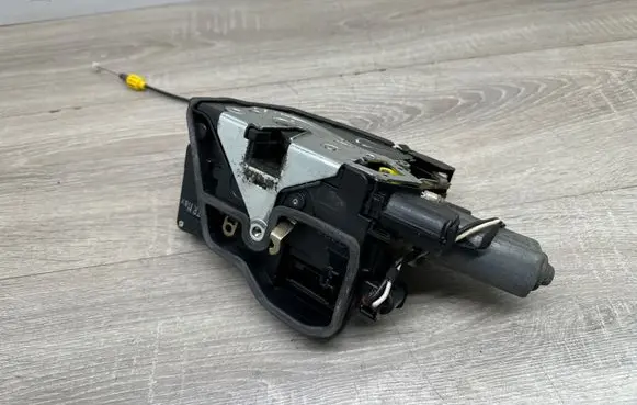 BMW 7 E65 E66 Front door lock 7169248 6065638 14065330