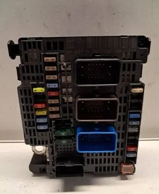 Citroen C4 II Fuse box set 9677987180