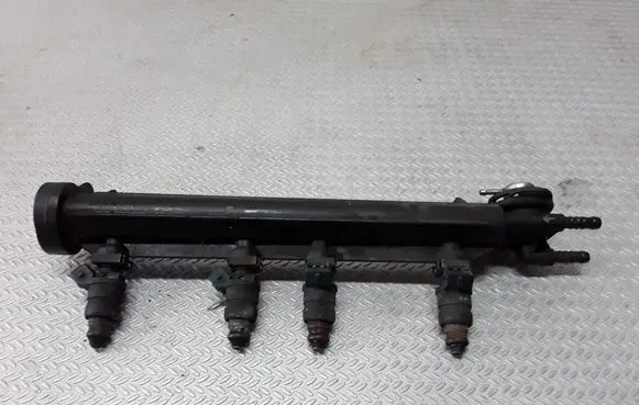 Volkswagen Golf IV Fuel main line pipe 037906031AA 06A133317A