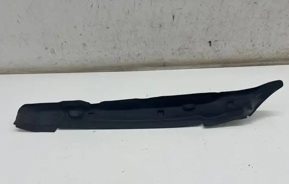 Skoda Octavia Mk4 Fender end trim 5E3821112B