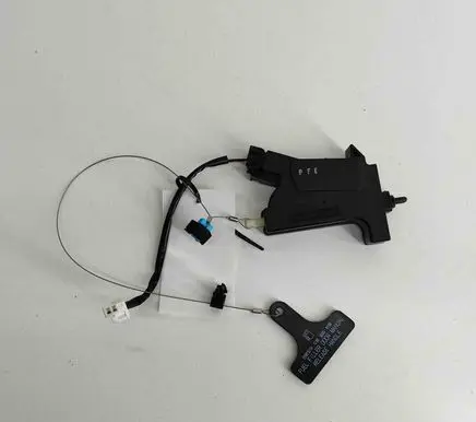 Fuel tank cap lock