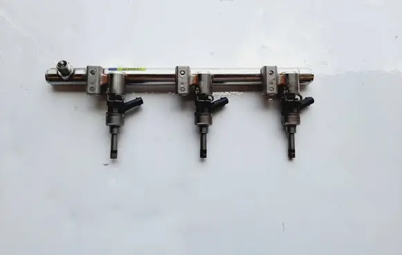 Fuel injector