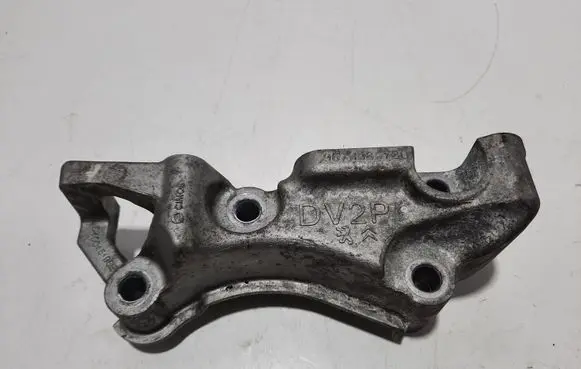 Citroen C4 Grand Picasso Engine mounting bracket 9673585780