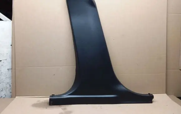 (B) pillar trim (bottom)