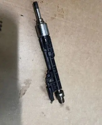 BMW X6 E71 Fuel injector 0261500109 1211100506