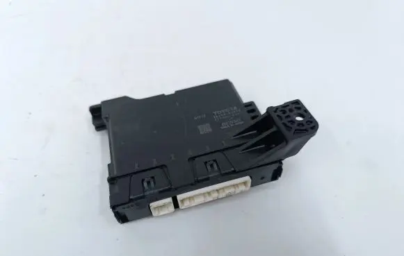 Toyota Prius c Air conditioning/heating control unit 8865052B70 2774000791