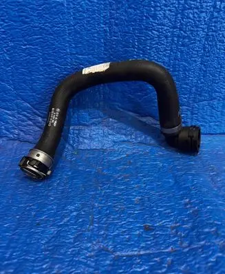 Mercedes-Benz Sprinter W907 W910 Engine coolant pipe/hose A9075010800