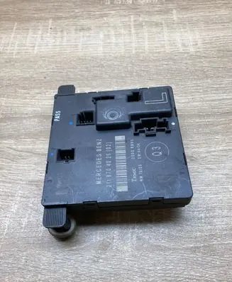 Mercedes-Benz E W211 Door control unit/module 2118704026 00006805