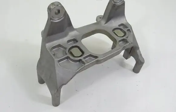Nissan Qashqai Engine mount vacuum valve 112546UB5A