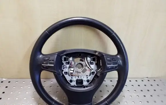 BMW 5 F10 F11 Steering wheel 6102240