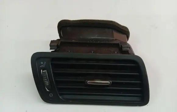 Volkswagen PASSAT B6 Dash center air vent grill 3C1819702E