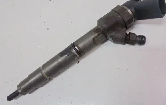 Mitsubishi Colt Fuel injector A6400700787