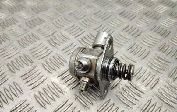 Ford Turneo Courier Fuel injection high pressure pump J1BG9D376AA