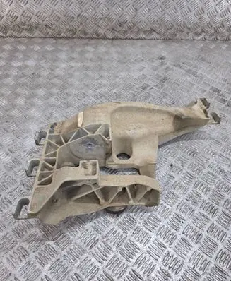 Land Rover Range Rover Velar Gearbox mounting bracket HX735060DD