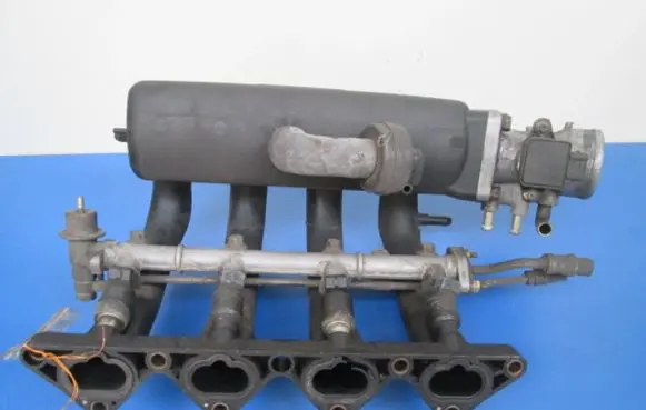 Hyundai Accent Intake manifold